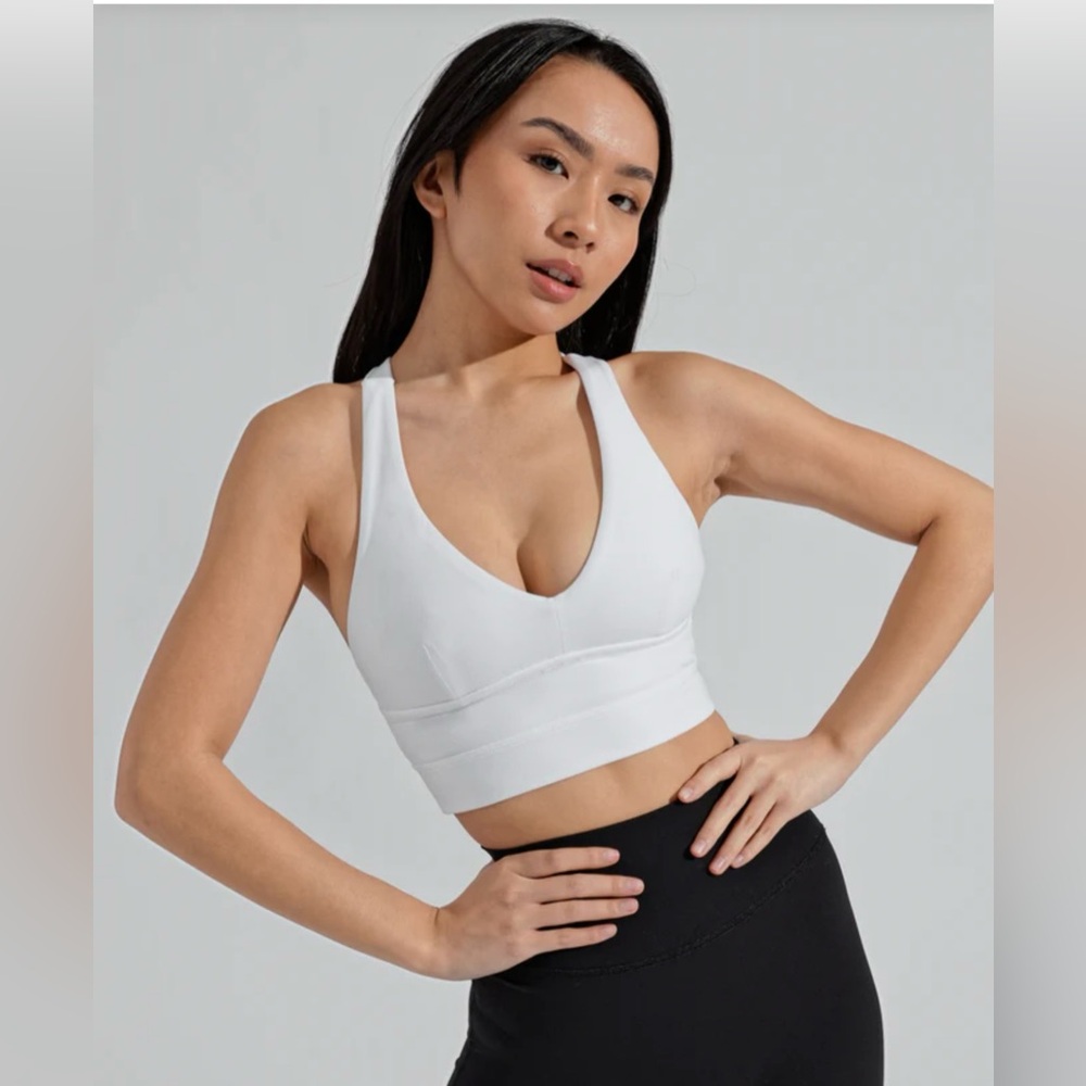 Buffbunny - Nubre  Alpha sports bar in white